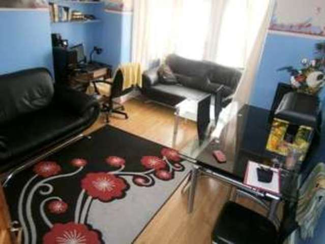  Image of 3 bedroom Flat for sale in Kensington Gardens Cranbrook Ilford IG1 at Kensington Gardens  Ilford, IG1 3EL
