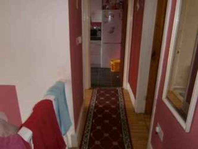  Image of 3 bedroom Flat for sale in Kensington Gardens Cranbrook Ilford IG1 at Kensington Gardens  Ilford, IG1 3EL