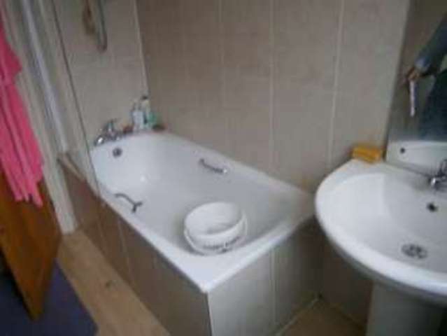  Image of 3 bedroom Flat for sale in Kensington Gardens Cranbrook Ilford IG1 at Kensington Gardens  Ilford, IG1 3EL
