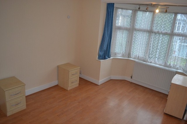  Image of 3 bedroom Detached house to rent in Kilmartin Road Goodmayes Ilford IG3 at Kilmartin Road  Goodmayes, IG3 9PF