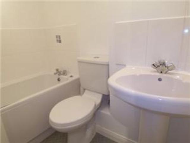  Image of 2 bedroom Flat to rent in Kilnside Road Paisley PA1 at Paisley Renfrewshire Renfrewshire, PA1 1SJ