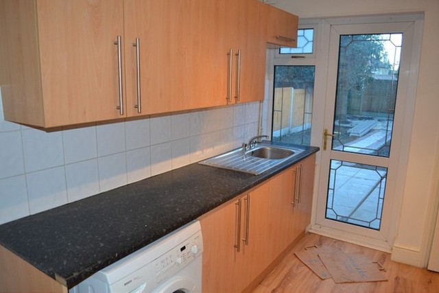  Image of 3 bedroom Detached house to rent in Kingfisher Avenue London E11 at Kingfisher Avenue  Wanstead, E11 2HT