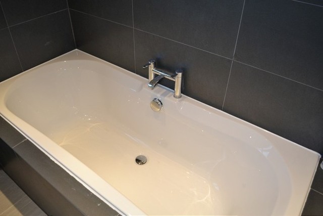  Image of 3 bedroom Detached house to rent in Kingfisher Avenue London E11 at Kingfisher Avenue  Wanstead, E11 2HT