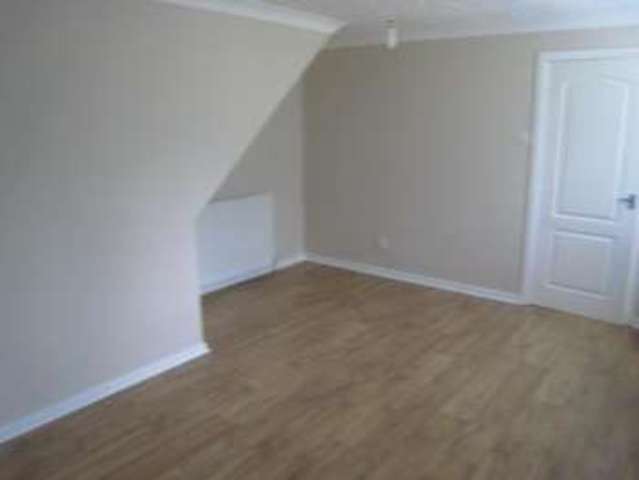  Image of 2 bedroom Terraced house to rent in Kings Meadow Close Wetherby LS22 at Wetherby LS22 Wetherby, LS22 7FU