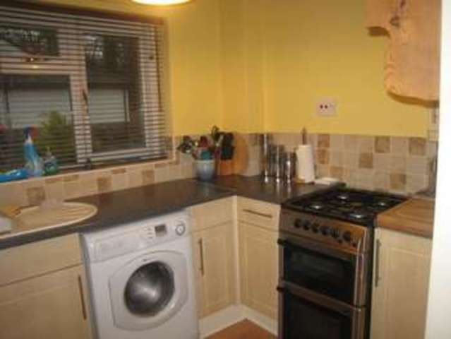  Image of 2 bedroom Terraced house to rent in Kings Meadow Close Wetherby LS22 at Wetherby LS22 Wetherby, LS22 7FU