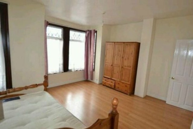  Image of 2 bedroom Terraced house to rent in Kingston Road Ilford IG1 at KINGSTON ROAD  ILFORD, IG1 1PG