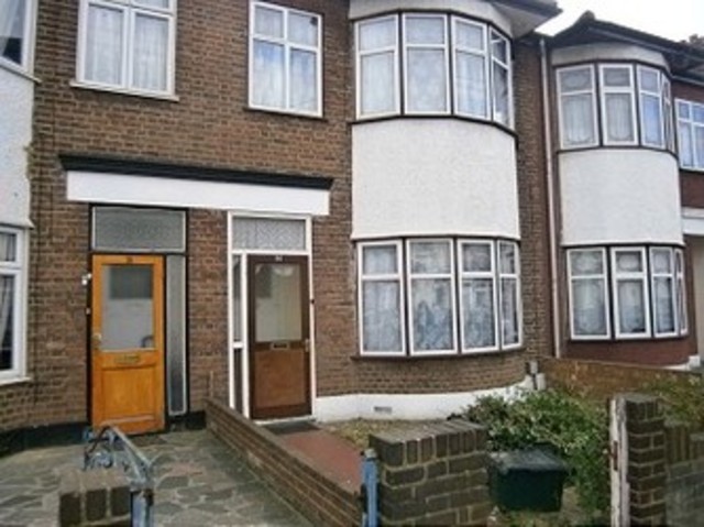  Image of 4 bedroom Detached house to rent in Kingston Road Ilford IG1 at Kingston Road  Ilford, IG1 1PA