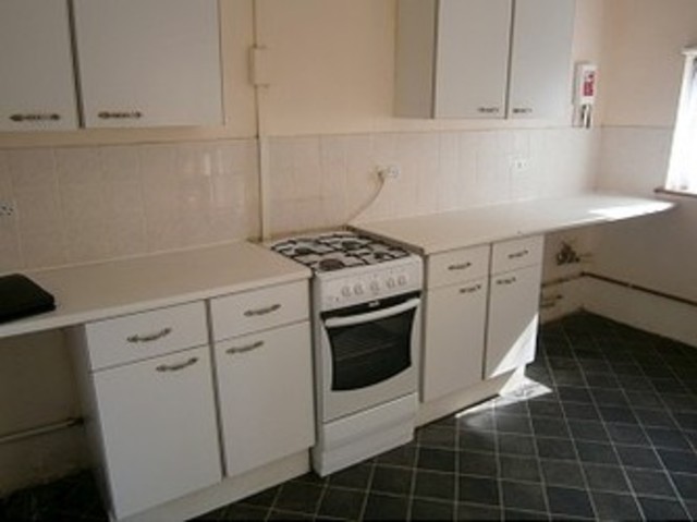  Image of 4 bedroom Detached house to rent in Kingston Road Ilford IG1 at Kingston Road  Ilford, IG1 1PA