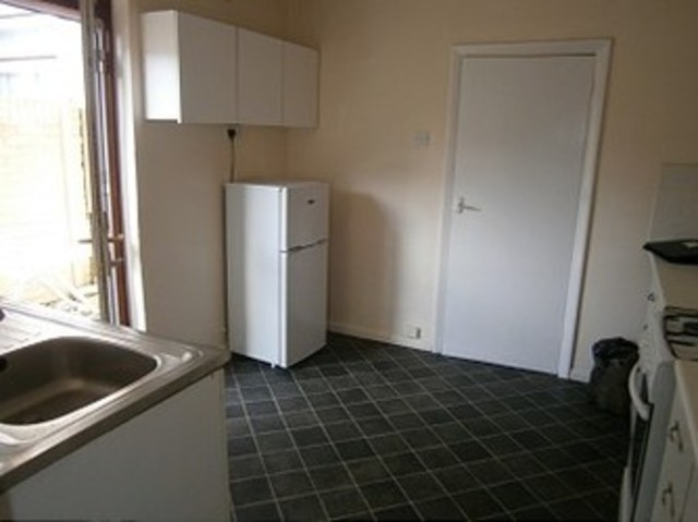 Image of 4 bedroom Detached house to rent in Kingston Road Ilford IG1 at Kingston Road  Ilford, IG1 1PA