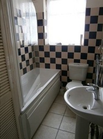  Image of 4 bedroom Detached house to rent in Kingston Road Ilford IG1 at Kingston Road  Ilford, IG1 1PA