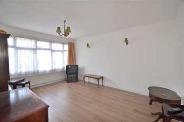  Image of 2 bedroom Apartment to rent in Kingston Road London SW19 at South Wimbledon, SW19 1JZ