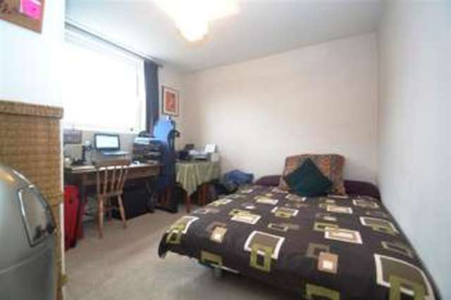  Image of 2 bedroom Apartment to rent in Kingston Road London SW19 at South Wimbledon, SW19 1LH