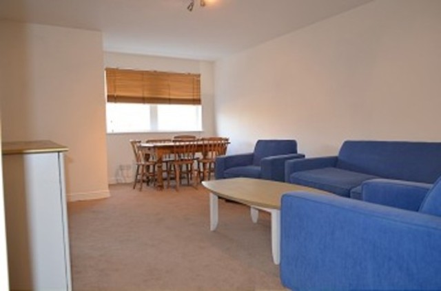  Image of 2 bedroom Flat to rent in Kirkland Drive Enfield EN2 at Kirkland Drive Holtswhite Hill Enfield Chase, EN2 0RT