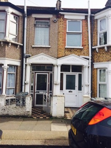  Image of 1 bedroom Flat to rent in Kitchener Road London E7 at KITCHENER ROAD  FOREST GATE, E7 8JL