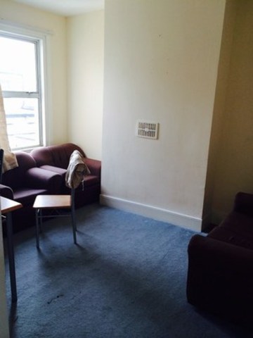  Image of 1 bedroom Flat to rent in Kitchener Road London E7 at KITCHENER ROAD  FOREST GATE, E7 8JL