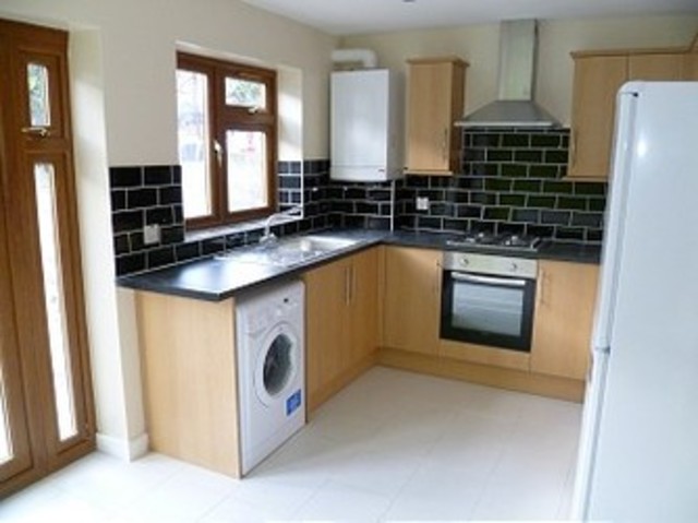  Image of 4 bedroom Detached house to rent in Kitchener Road London E7 at Kitchener Road  Forest Gate, E7 8JL