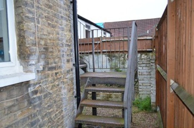  Image of 3 bedroom Flat to rent in Kitchener Road London N17 at Kitchener Road  Tottenham, N17 6DX