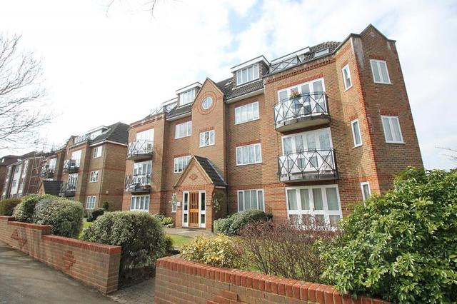  Image of 2 bedroom Apartment to rent in Overton Road Sutton SM2 at Kristina Court 10 Overton Road Sutton, SM2 6QF