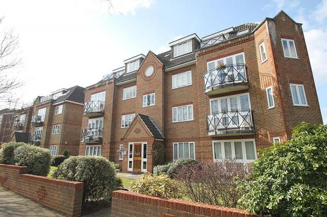  Image of 2 bedroom Apartment to rent in Overton Road Sutton SM2 at Kristina Court 10 Overton Road Sutton, SM2 6QF