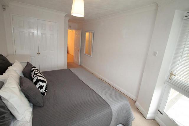  Image of 2 bedroom Apartment to rent in Overton Road Sutton SM2 at Kristina Court 10 Overton Road Sutton, SM2 6QF