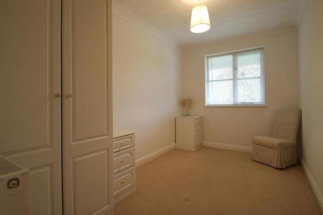  Image of 2 bedroom Apartment to rent in Overton Road Sutton SM2 at Kristina Court 10 Overton Road Sutton, SM2 6QF