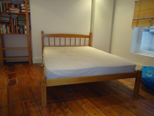  Image of 3 bedroom Flat to rent in Kynaston Road London N16 at Kynaston Road  Stoke Newington, N16 0EU