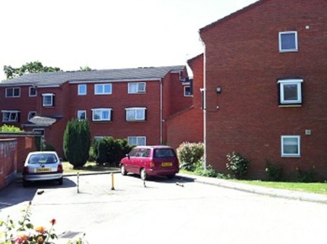  Image of 1 bedroom Flat to rent in St. Georges Road London N13 at Ladyshaw Court St. Georges Road Palmers Green, N13 4AW