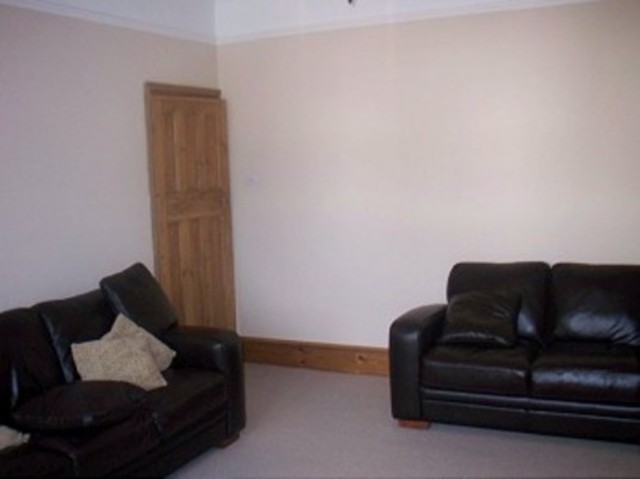  Image of 3 bedroom Flat to rent in Lakeside Road London N13 at Lakeside Road  Palmers Green, N13 4PS