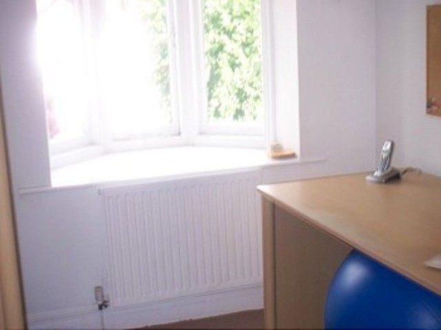 Image of 3 bedroom Flat to rent in Lakeside Road London N13 at Lakeside Road  Palmers Green, N13 4PS