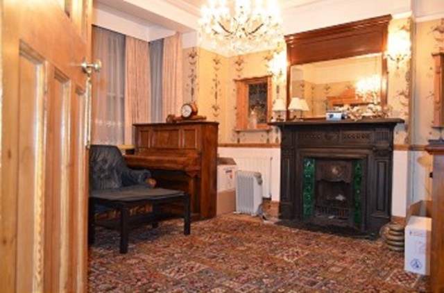  Image of 5 bedroom Detached house to rent in Lakeside Road London N13 at Lakeside Road  Palmers Green, N13 4PS