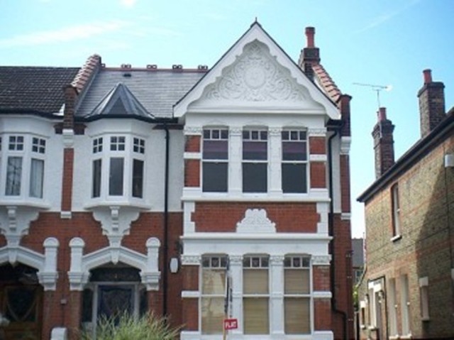  Image of 1 bedroom House Share to rent in Lakeside Road London N13 at Lakeside Road  Palmers Green, N13 4PR