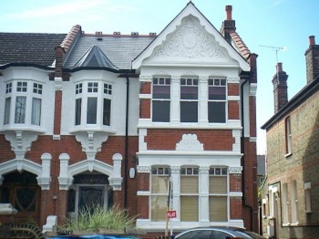  Image of 1 bedroom House Share to rent in Lakeside Road London N13 at Lakeside Road  Palmers Green, N13 4PR