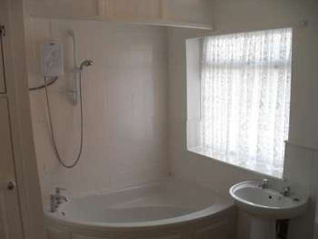  Image of 3 bedroom Semi-Detached house to rent in Lanehouse Road Thornaby Stockton-on-Tees TS17 at Lanehouse Road  Thornaby, TS17 8EA