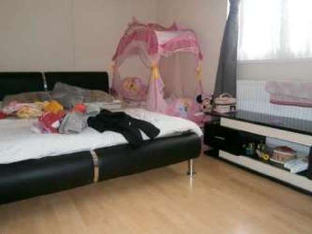  Image of 2 bedroom Apartment for sale in Langdon Crescent London E6 at Langdon Crescent  East Ham, E6 2PP