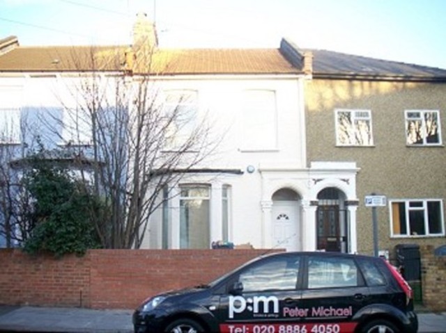  Image of Studio flat to rent in Langham Road London N15 at Langham Road  Tottenham, N15 3RA