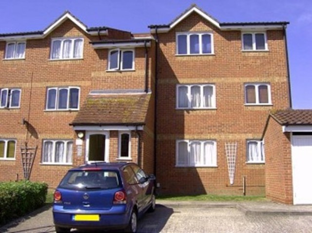  Image of Studio flat to rent in Larmans Road Enfield EN3 at Larmans Road  Enfield, EN3 6QY