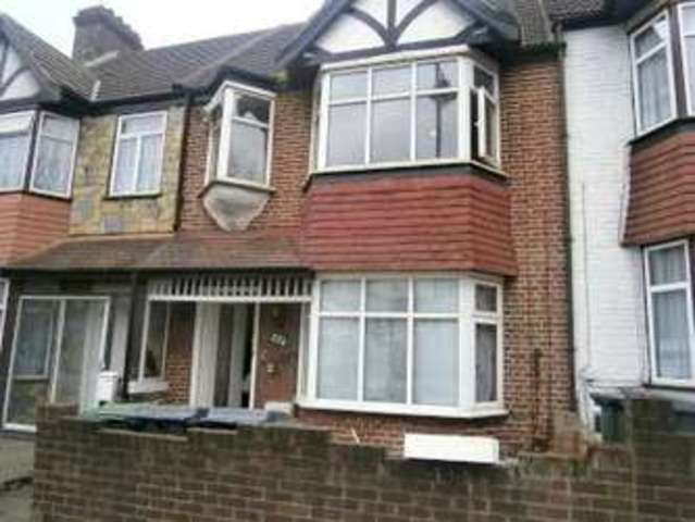 Image of 2 bedroom Flat to rent in Lea Bridge Road London E10 at Leabridge Road  leyton, E10 7PN