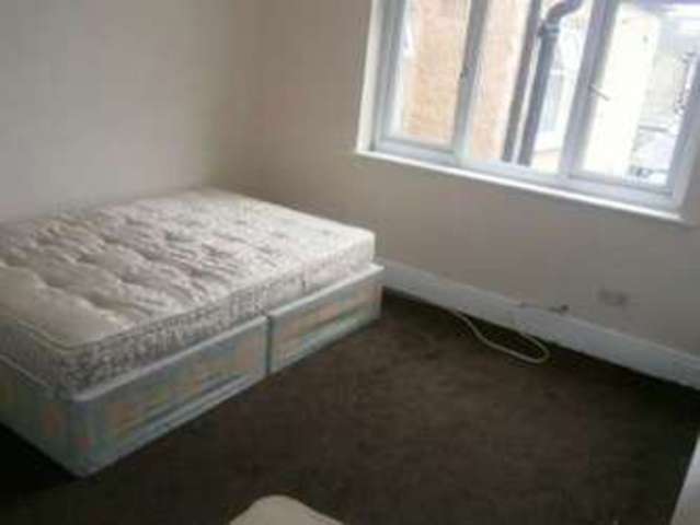  Image of 2 bedroom Flat to rent in Lea Bridge Road London E10 at Leabridge Road  leyton, E10 7PN