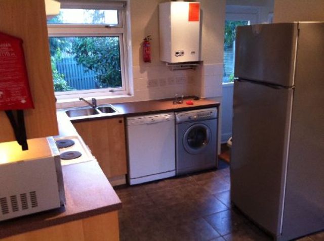  Image of 5 bedroom House Share to rent in Leahurst Crescent Harborne Birmingham B17 at Harborne West Midlands Harborne, B17 0LG