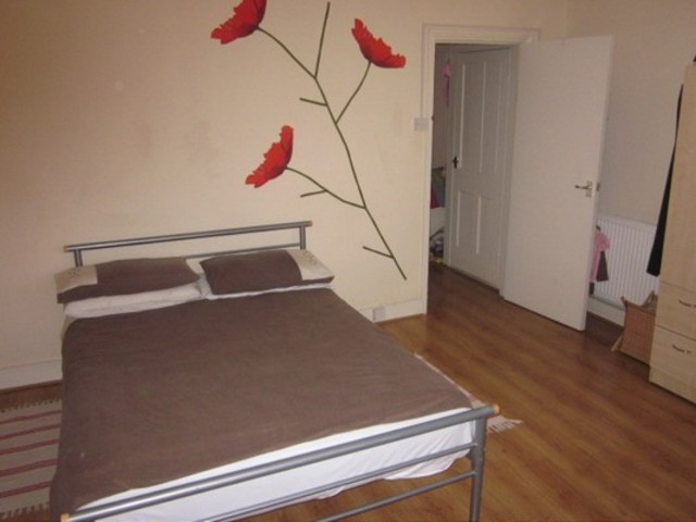  Image of 3 bedroom Terraced house for sale in Lealand Road London N15 at Lealand Rd  London, N15 6JS