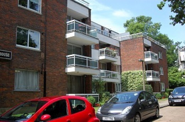  Image of 2 bedroom Flat for sale in Stonegrove Edgware HA8 at Leamington House Stonegrove Edgware, HA8 7TN