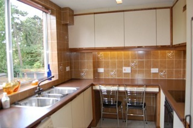  Image of 2 bedroom Flat for sale in Stonegrove Edgware HA8 at Leamington House Stonegrove Edgware, HA8 7TN