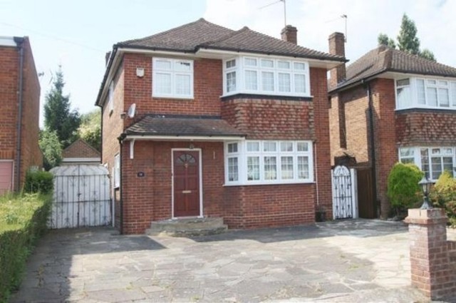  Image of 3 bedroom Detached house to rent in Lechmere Avenue Chigwell IG7 at Lechmere Avenue  Chigwell, IG7 5ET