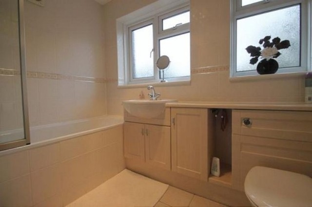  Image of 3 bedroom Detached house to rent in Lechmere Avenue Chigwell IG7 at Lechmere Avenue  Chigwell, IG7 5ET