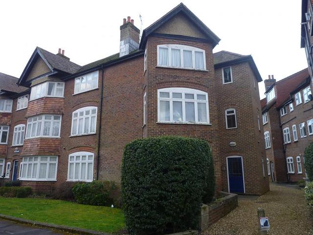  Image of 1 bedroom Flat to rent in Oakmount Avenue Southampton SO17 at Oakmount Avenue Highfield Southampton, SO17 1UH