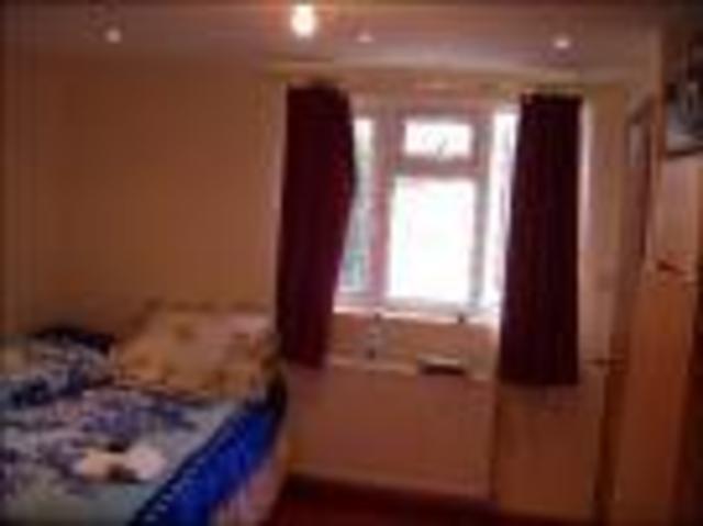  Image of 4 bedroom Terraced house for sale in Leslie Road London E11 at LESLIE ROAD  Leytonstone, E11 4HF