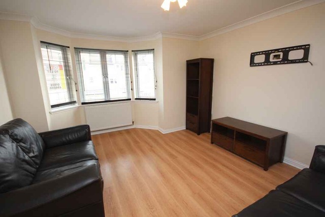  Image of 2 bedroom Flat to rent in Leyland Road Bathgate EH48 at Bathgate West Lothian West Lothian, EH48 2UA