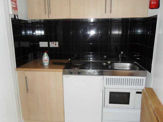  Image of 1 bedroom Studio flat to rent in Leytonstone Road London E15 at Leytonstone Road Stratford London, E15 1SE