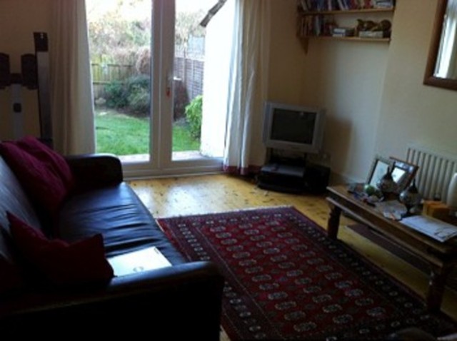  Image of 2 bedroom Ground Flat to rent in Lightcliffe Road London N13 at Lightcliffe Road  Palmers Green, N13 5PW