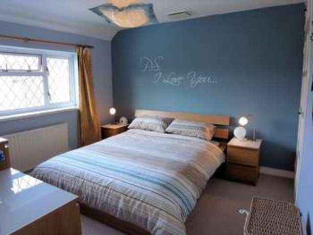  Image of 3 bedroom Semi-Detached house for sale in Lime Grove Guildford GU1 at Lime Grove  Guildford, GU1 1PG